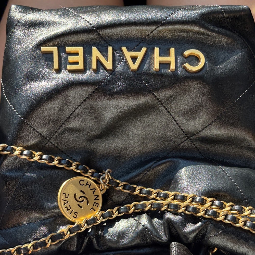 Chanel Quilted mini 22 Black Leather Shoulder Bag with Gold Chain